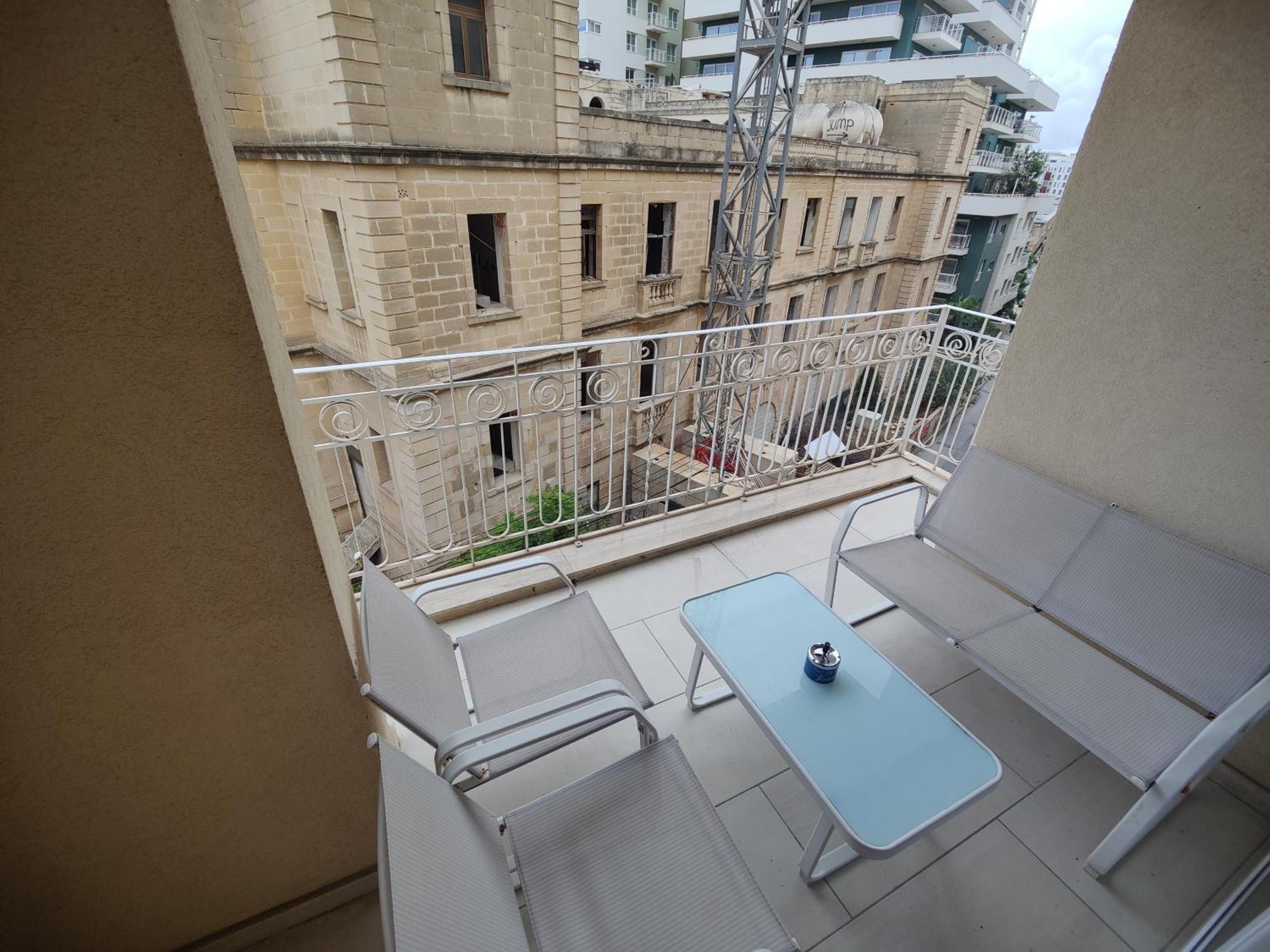 Central Modern Sliema 2 Bedroom Apartment Екстериор снимка